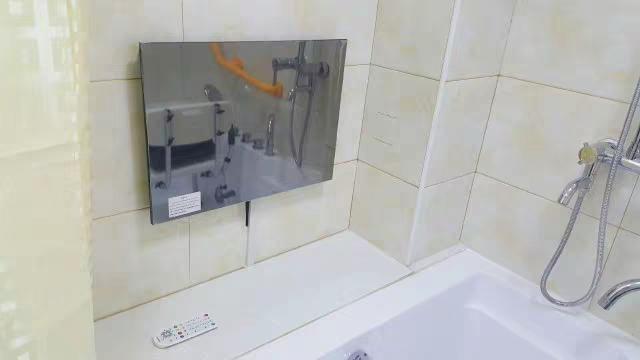 浴室电视机怎么用（分析镜面电视防水还能当镜子）(图1)