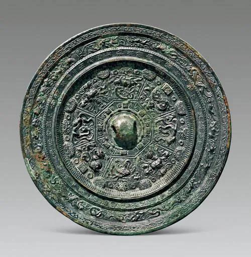 青铜镜的魅力：了解古时文物青铜镜的历史背景和价值！（纵览青铜镜的美丽与神秘）(图5)