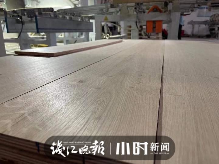 实木家具地板有甲醛吗（实木木床气味很大是甲醛吗）(图9)